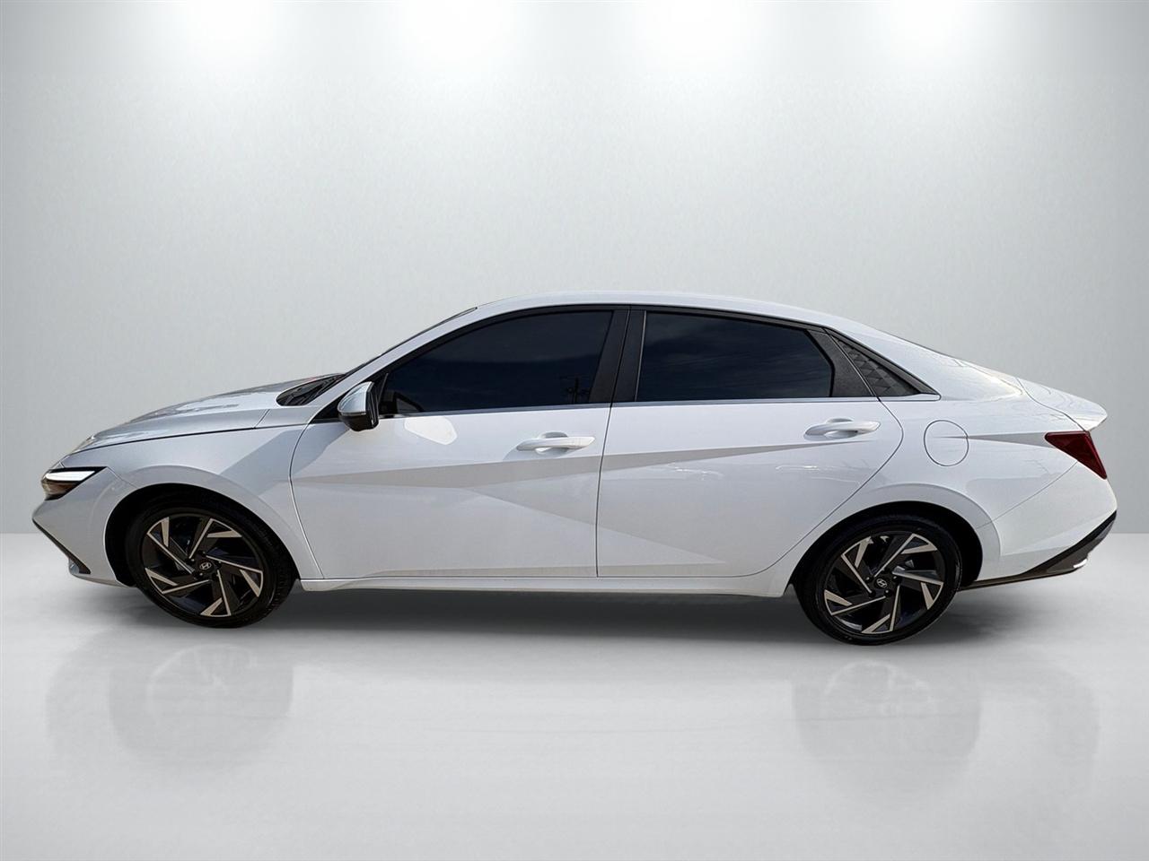Hyundai Elantra Limited 2024