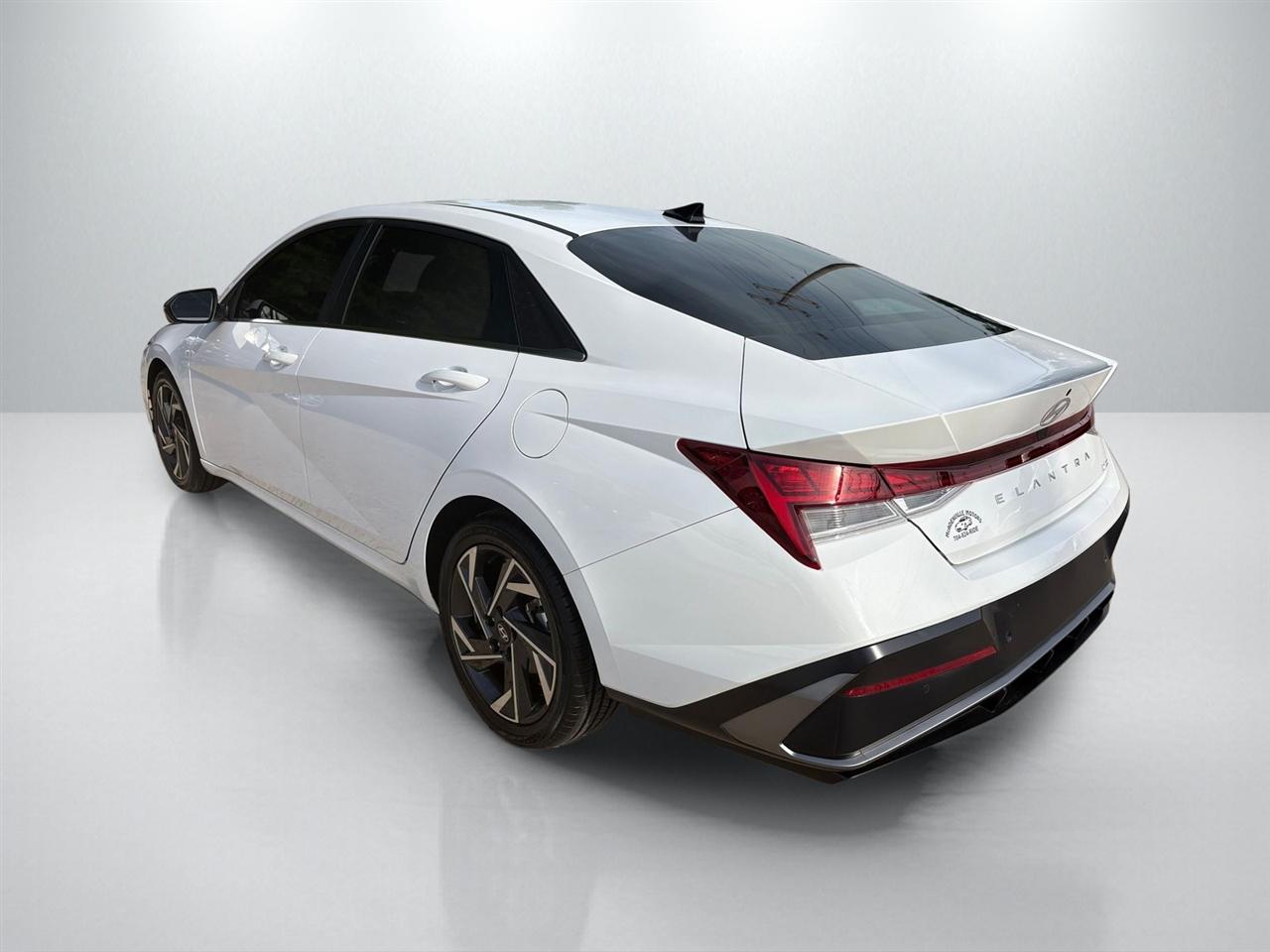 Hyundai Elantra Limited 2024
