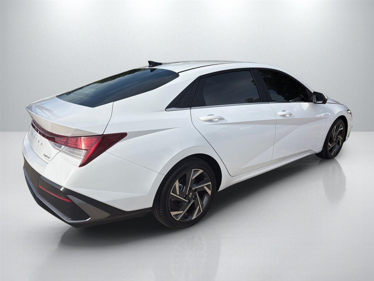 Hyundai Elantra Limited 2024