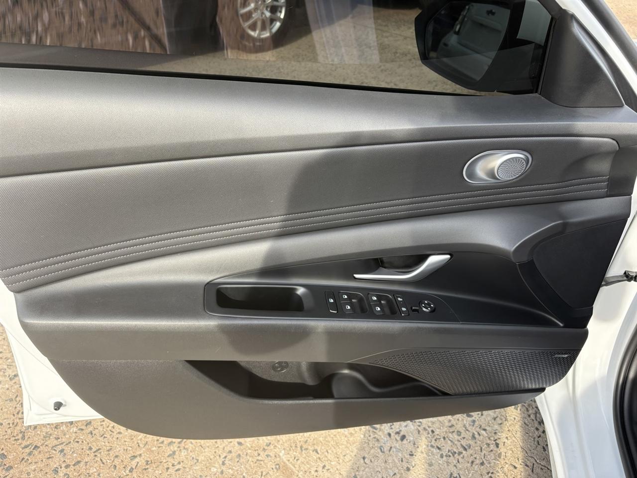 Hyundai Elantra Limited 2024