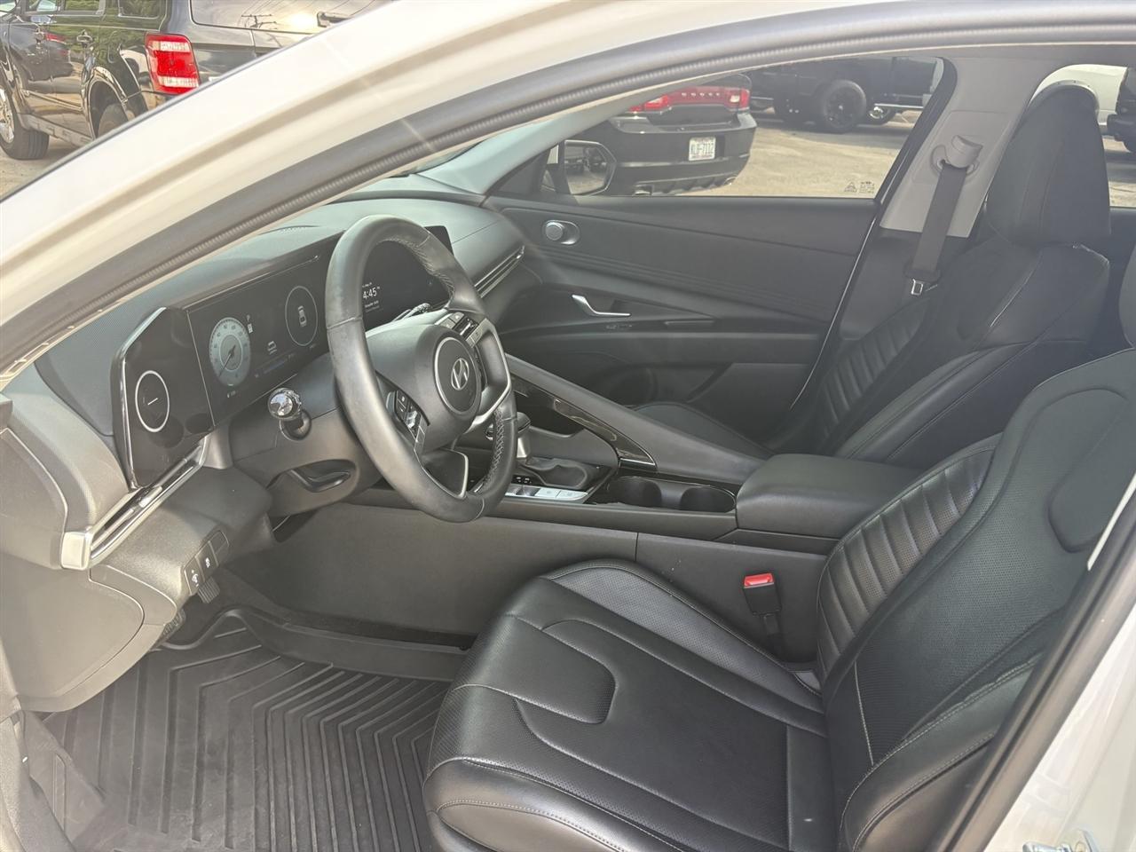 Hyundai Elantra Limited 2024