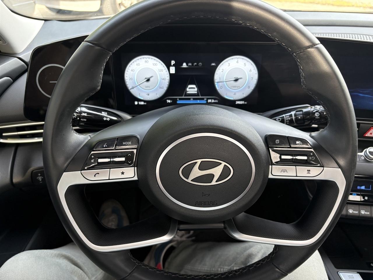 Hyundai Elantra Limited 2024