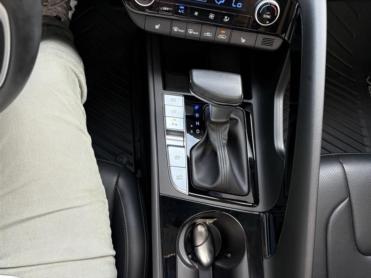 Hyundai Elantra Limited 2024