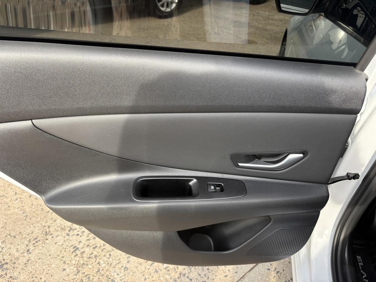 Hyundai Elantra Limited 2024