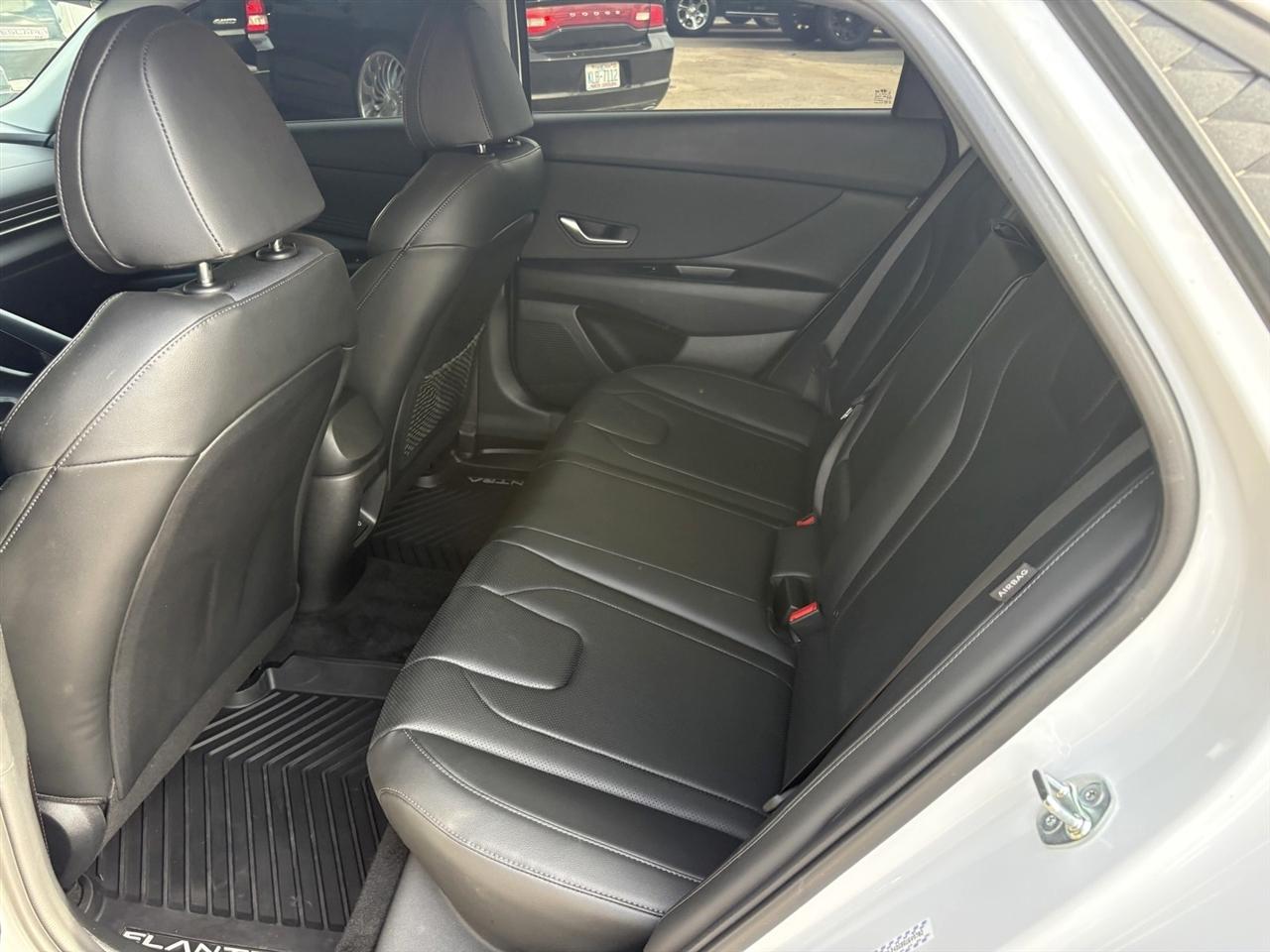 Hyundai Elantra Limited 2024