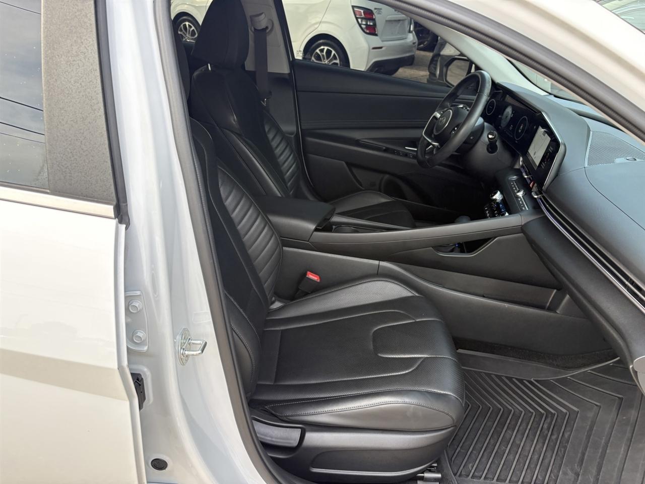 Hyundai Elantra Limited 2024