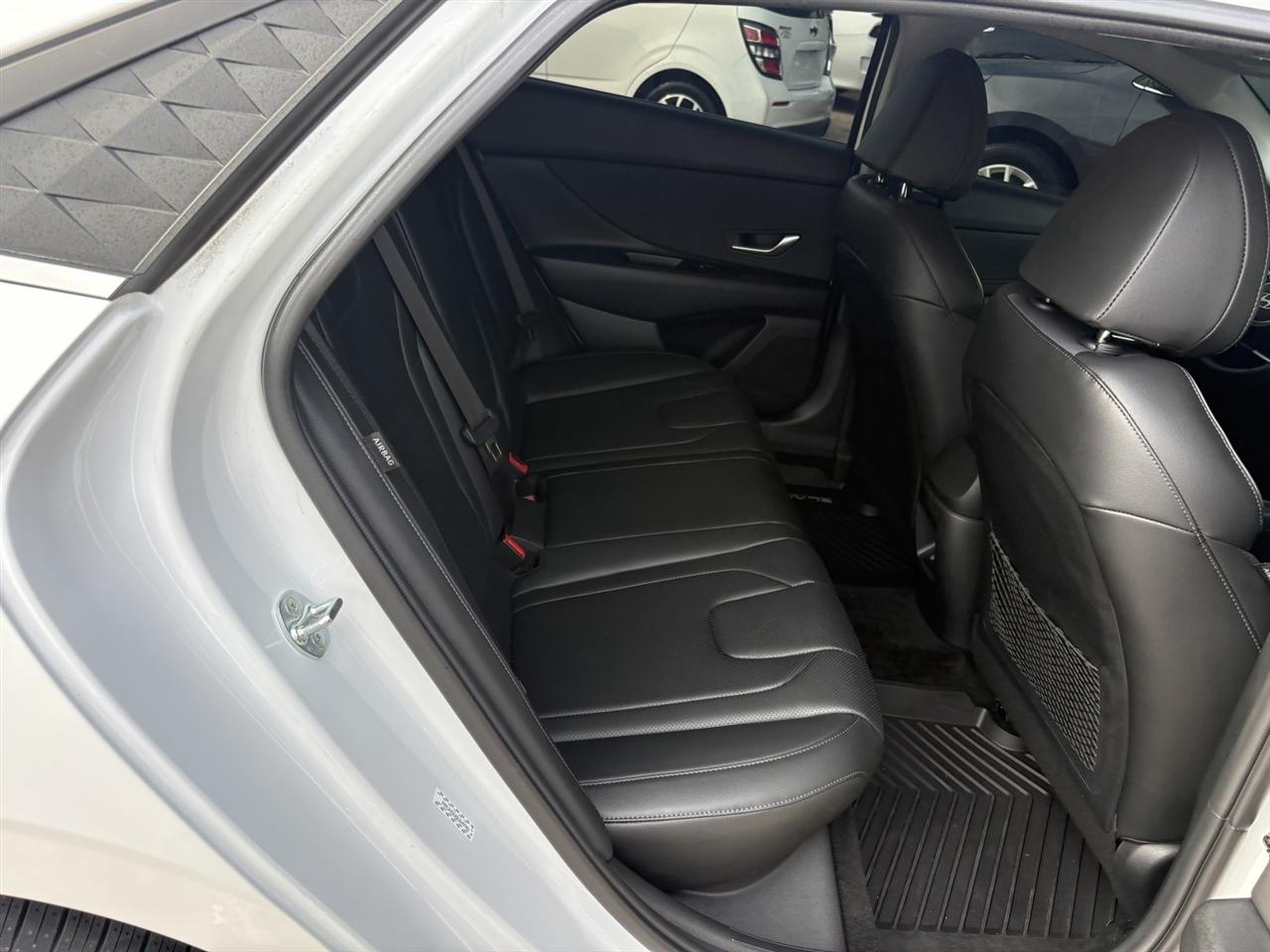 Hyundai Elantra Limited 2024