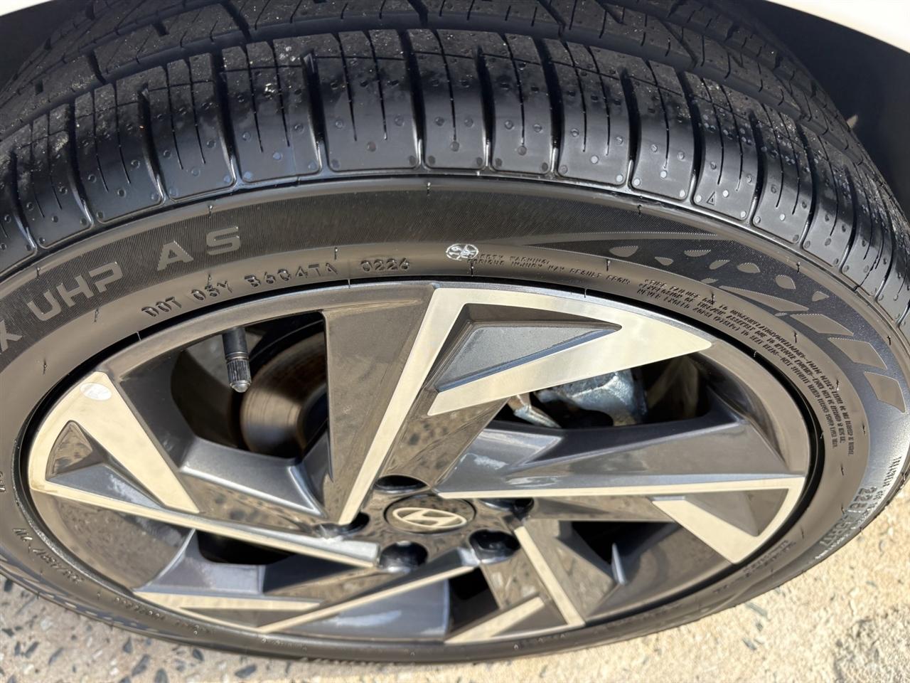 Hyundai Elantra Limited 2024