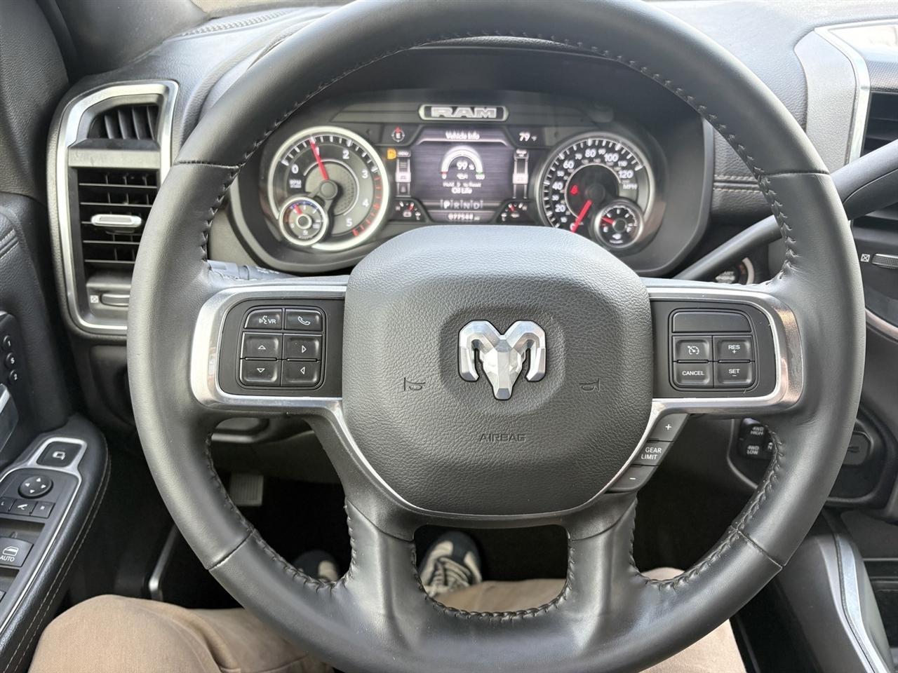 RAM 3500 Laramie Mega Cab 4WD DRW 2022