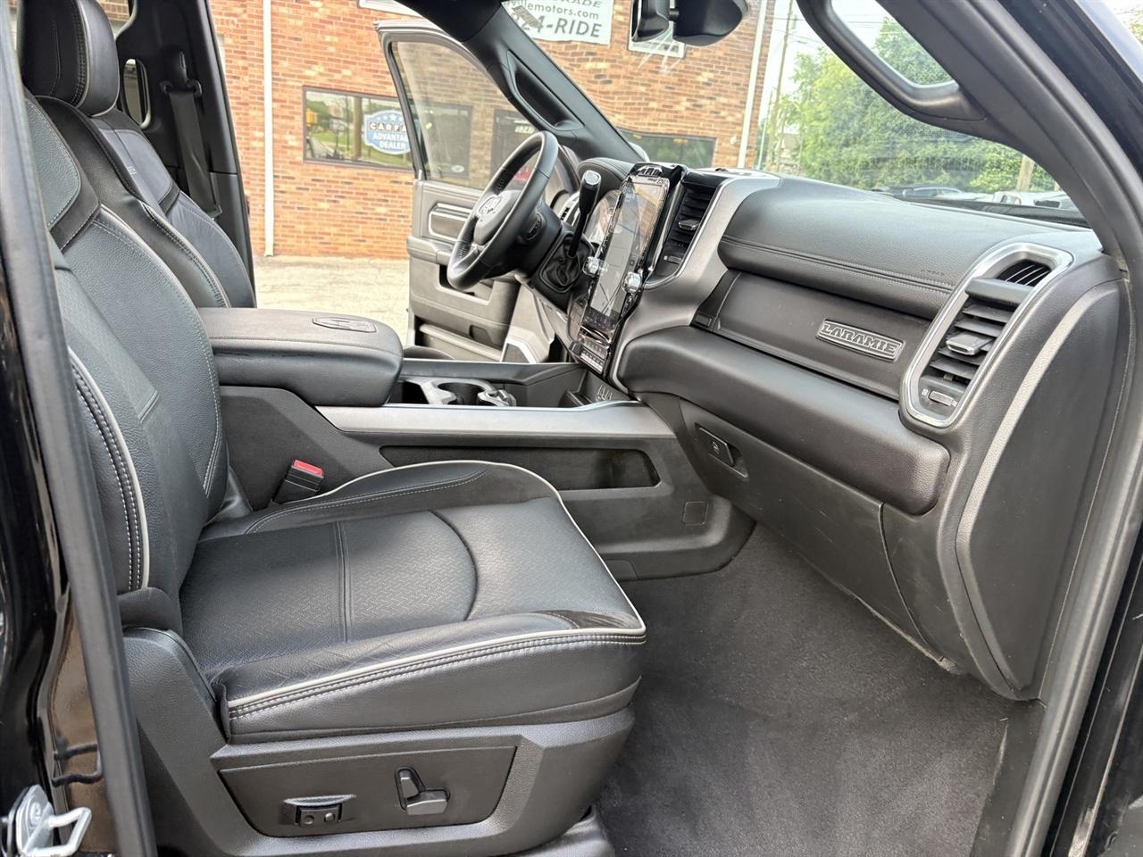 RAM 3500 Laramie Mega Cab 4WD DRW 2022