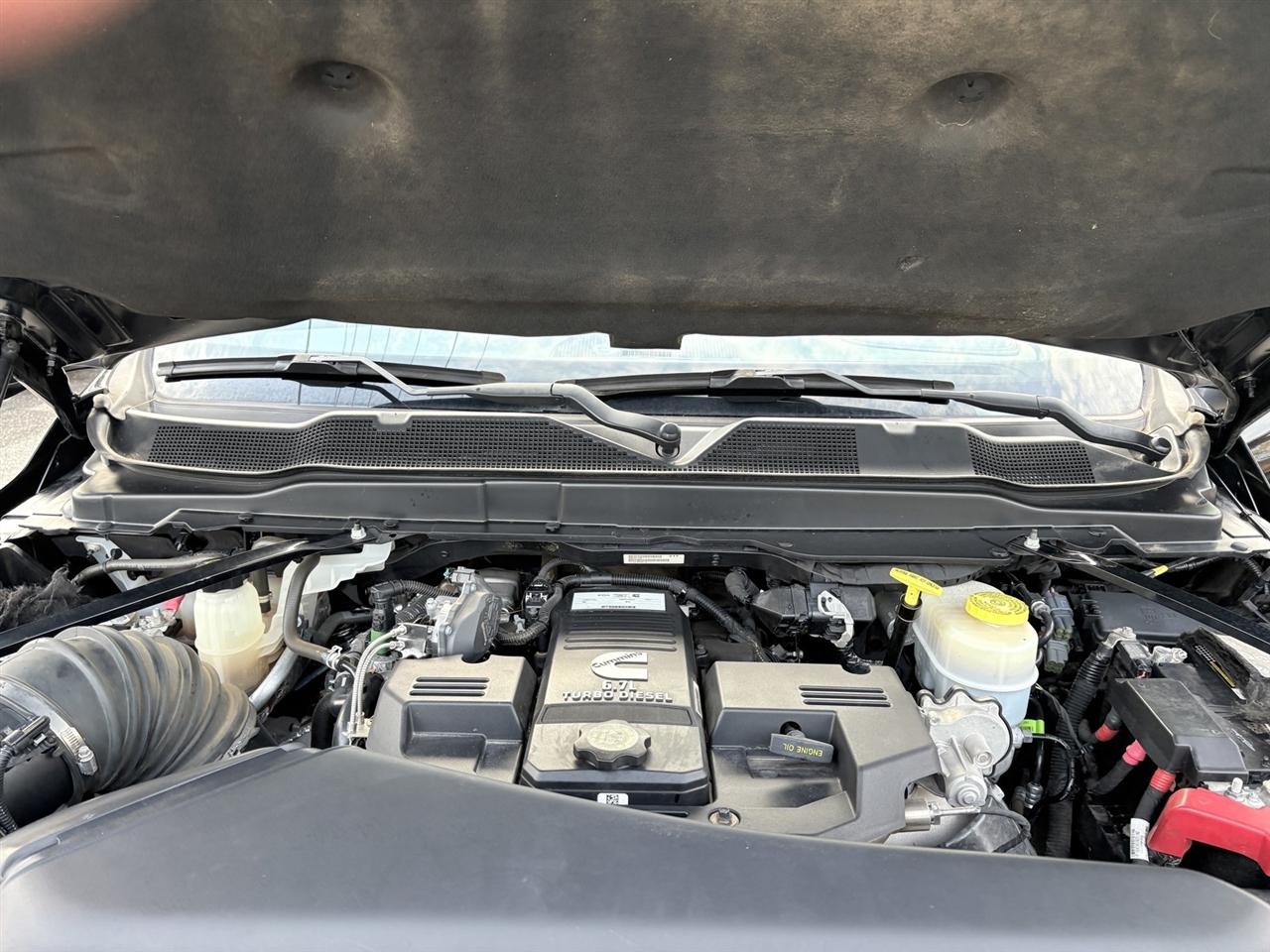 RAM 3500 Laramie Mega Cab 4WD DRW 2022