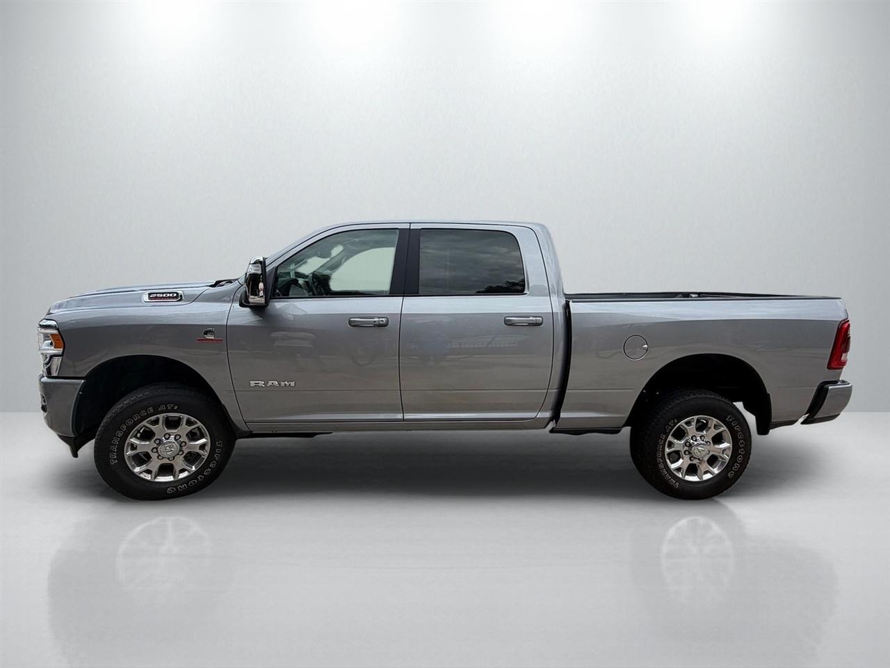 RAM 2500 Laramie Crew Cab SWB 4WD 2024