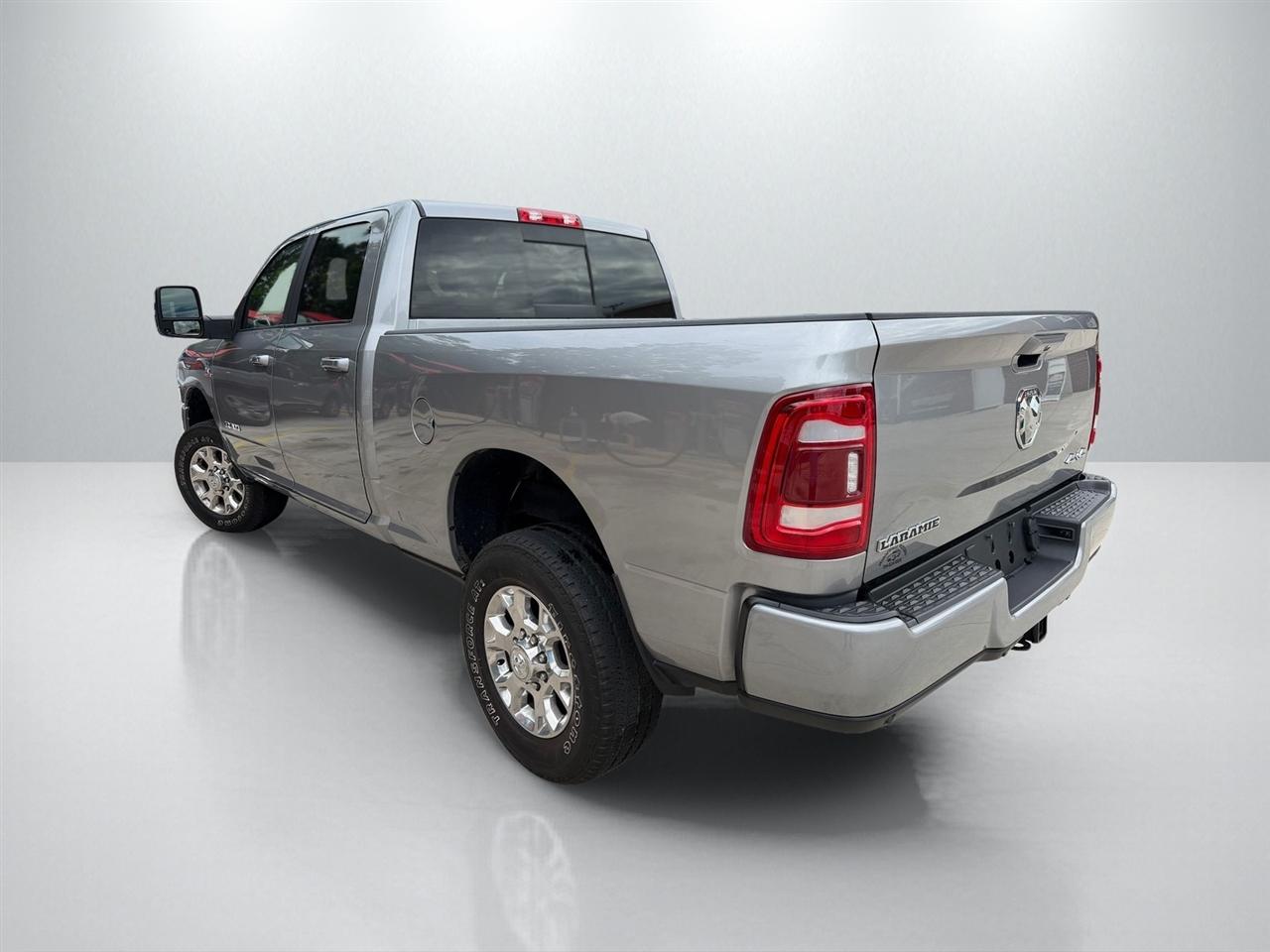 RAM 2500 Laramie Crew Cab SWB 4WD 2024