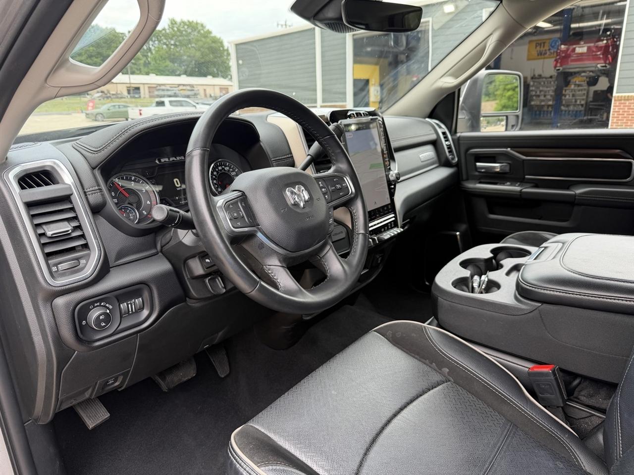 RAM 2500 Laramie Crew Cab SWB 4WD 2024