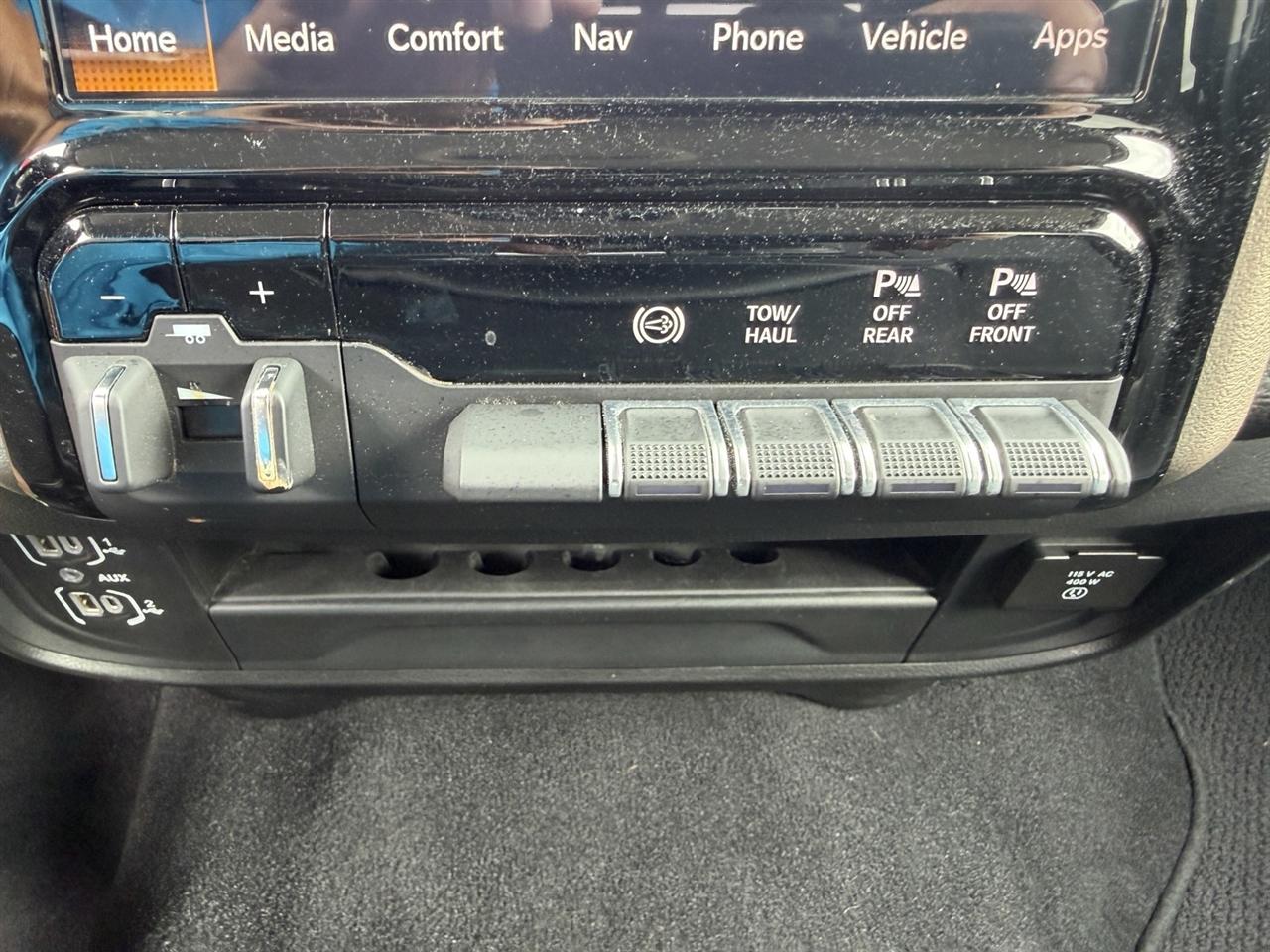 RAM 2500 Laramie Crew Cab SWB 4WD 2024