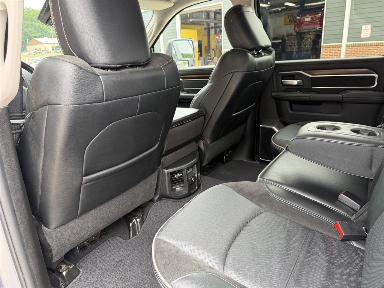 RAM 2500 Laramie Crew Cab SWB 4WD 2024