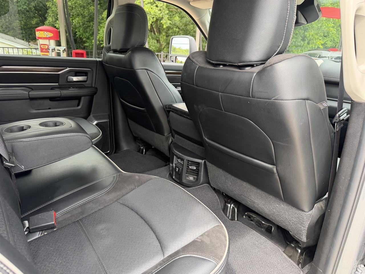 RAM 2500 Laramie Crew Cab SWB 4WD 2024