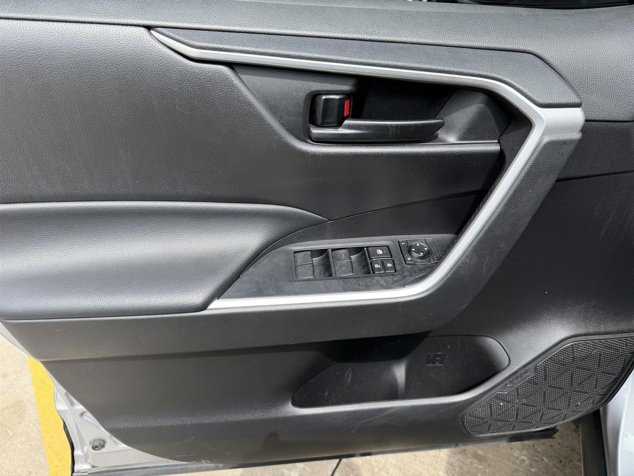 Toyota RAV4 Hybrid LE 2022