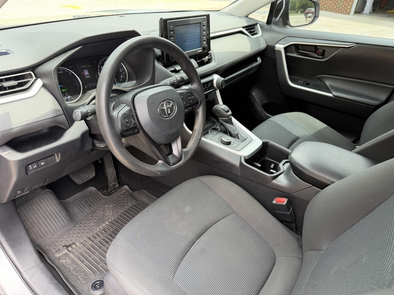 Toyota RAV4 Hybrid LE 2022
