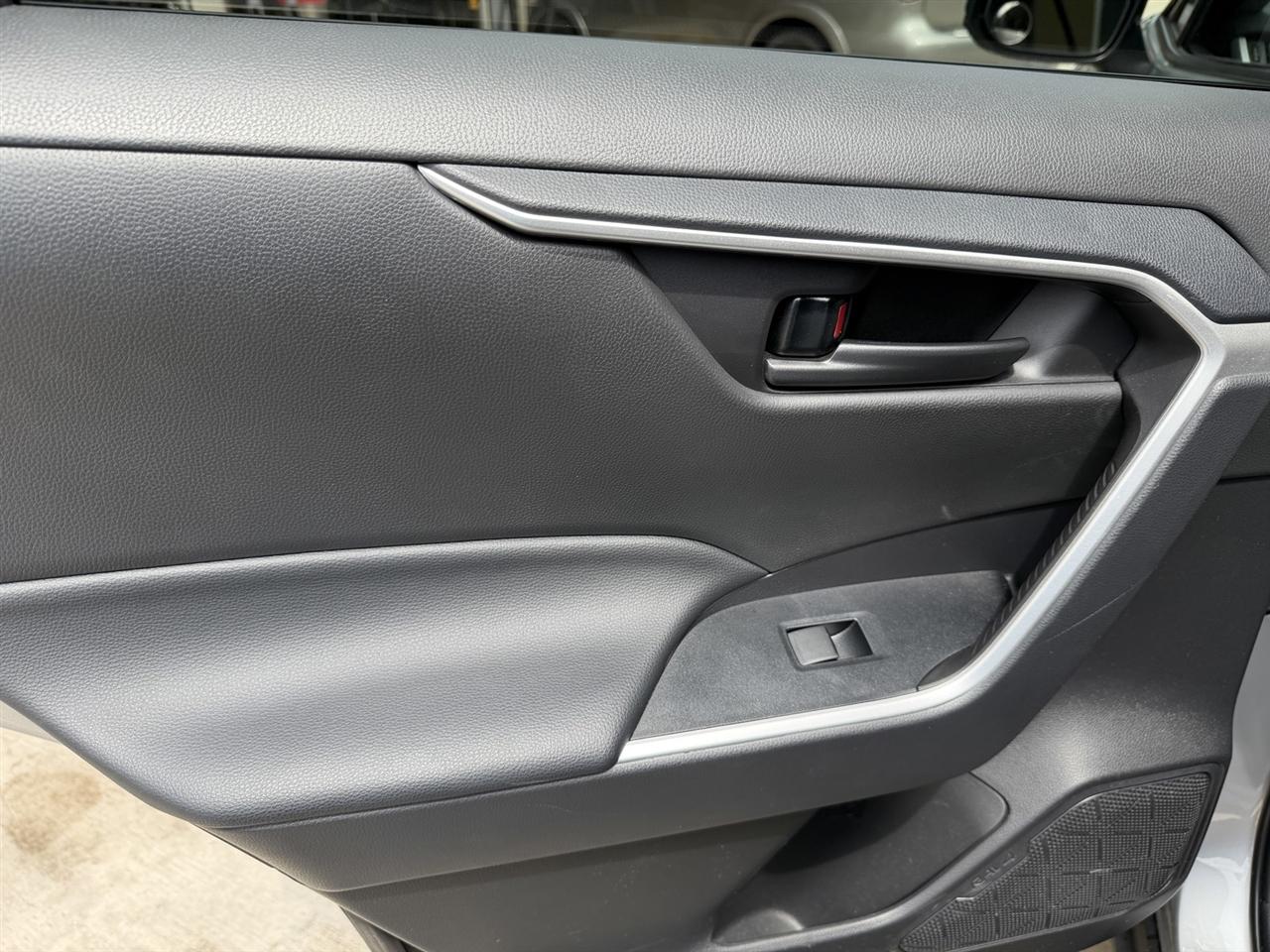 Toyota RAV4 Hybrid LE 2022