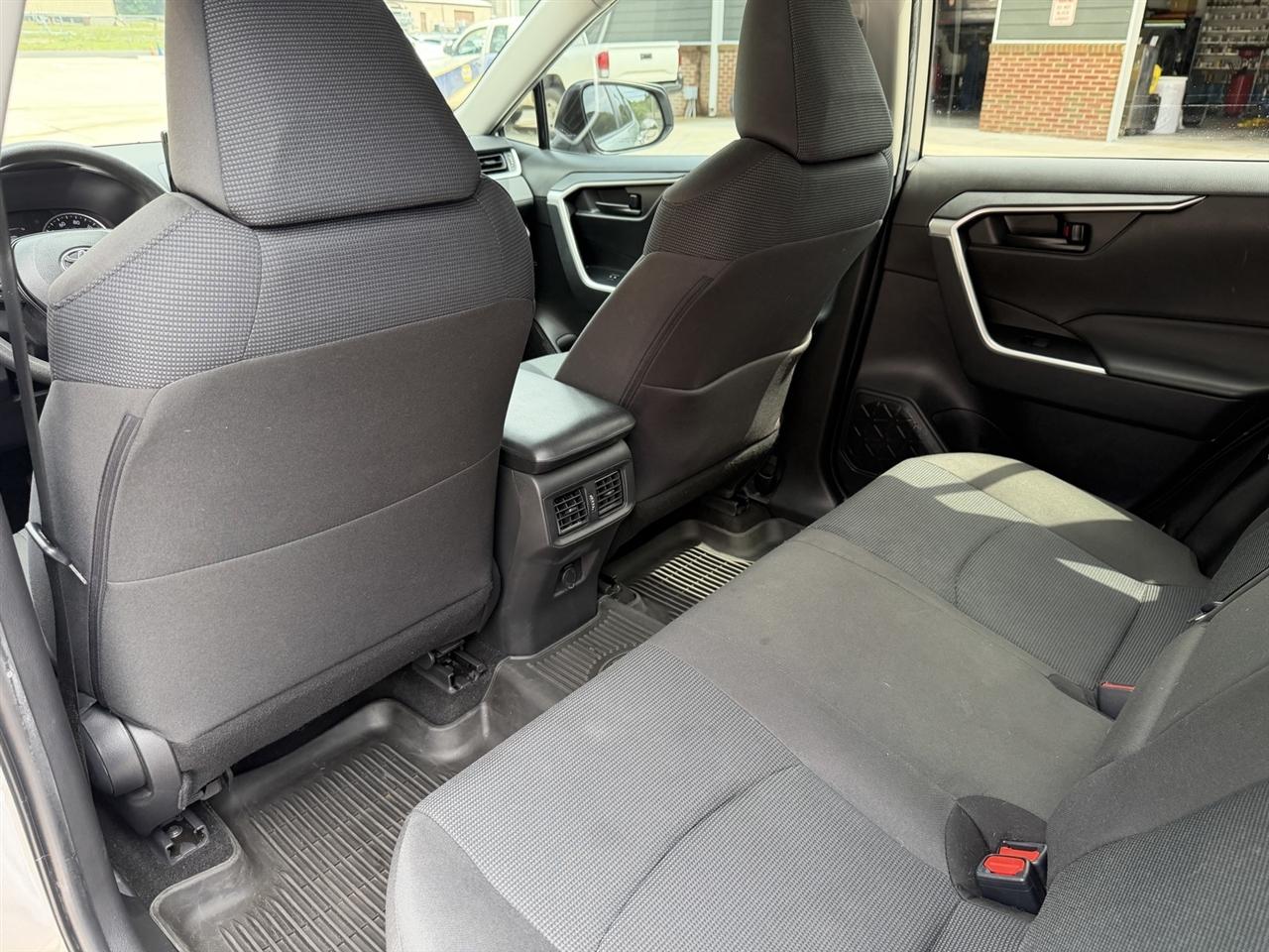 Toyota RAV4 Hybrid LE 2022