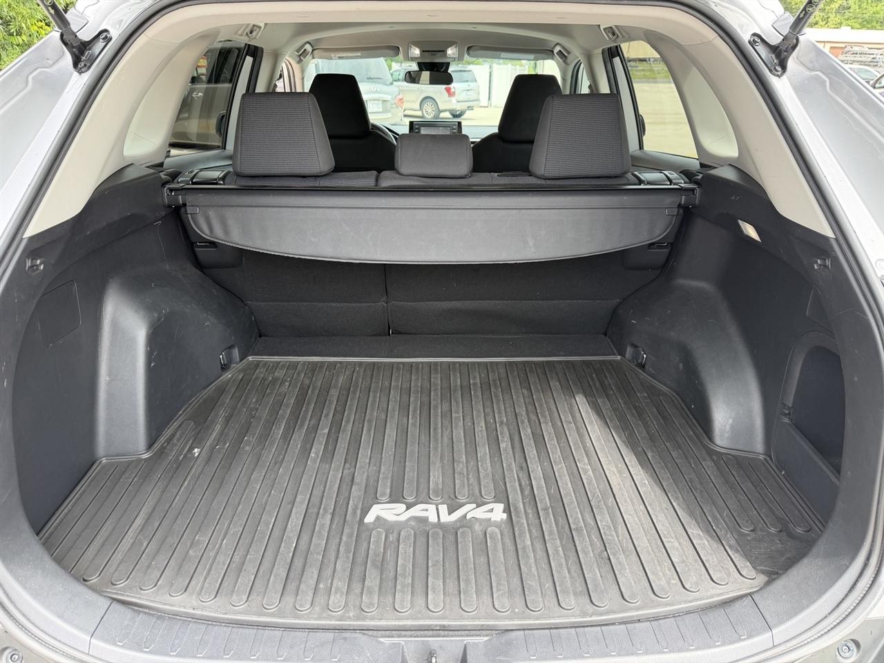 Toyota RAV4 Hybrid LE 2022