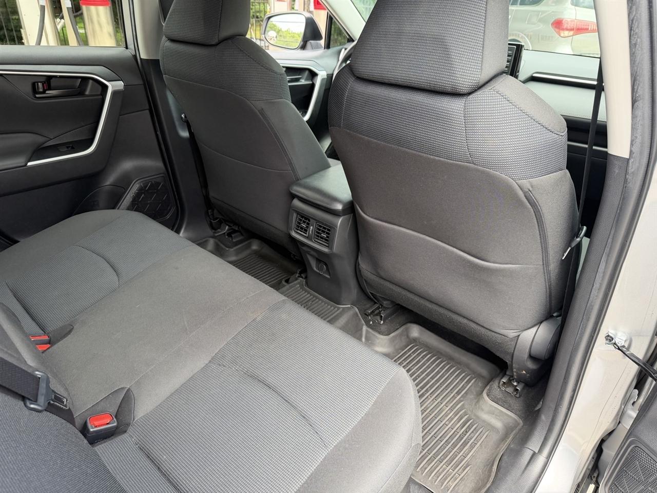 Toyota RAV4 Hybrid LE 2022