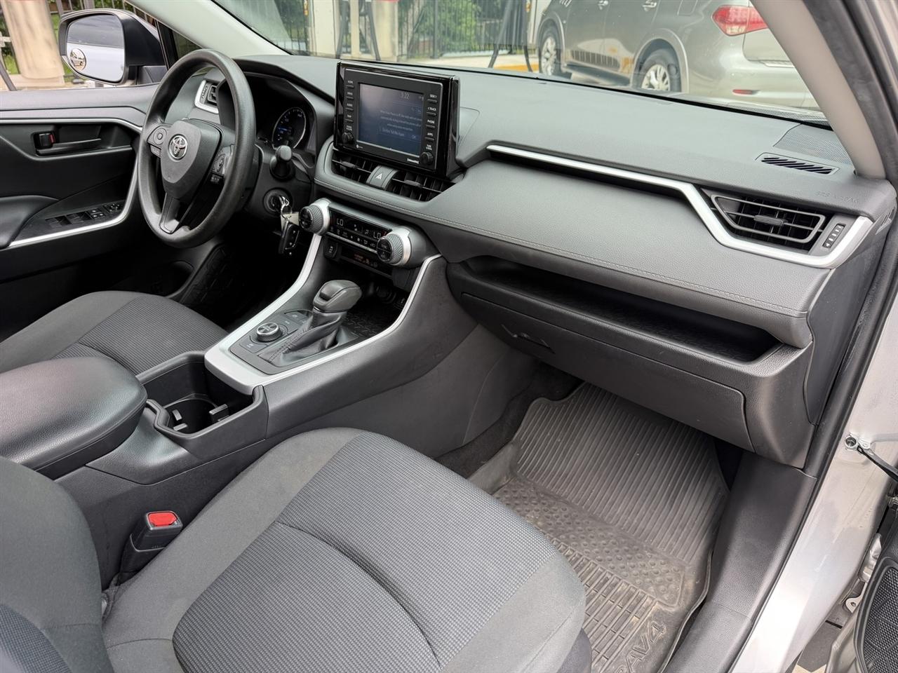 Toyota RAV4 Hybrid LE 2022