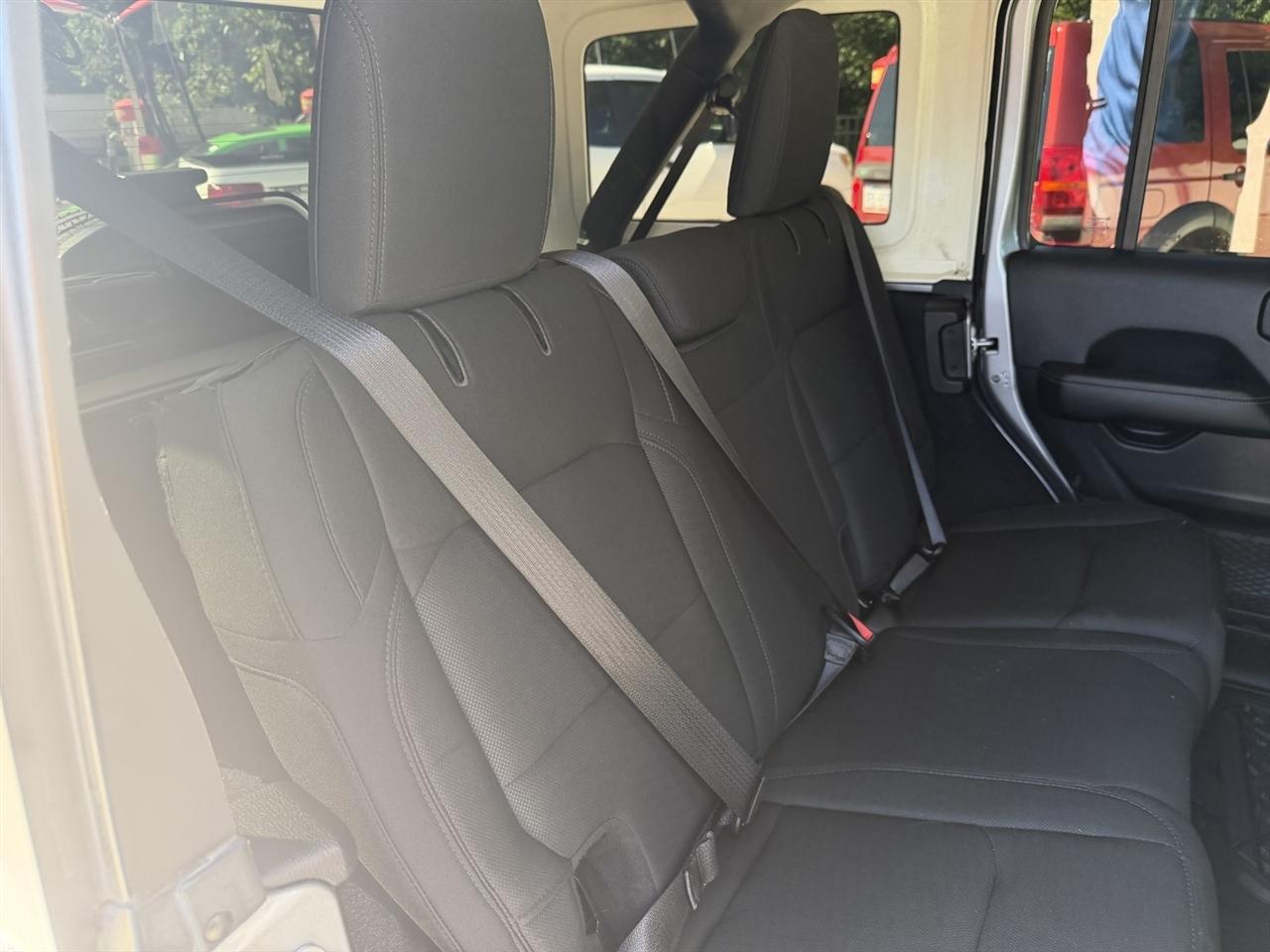 Jeep Wrangler Unlimited Sahara 2019