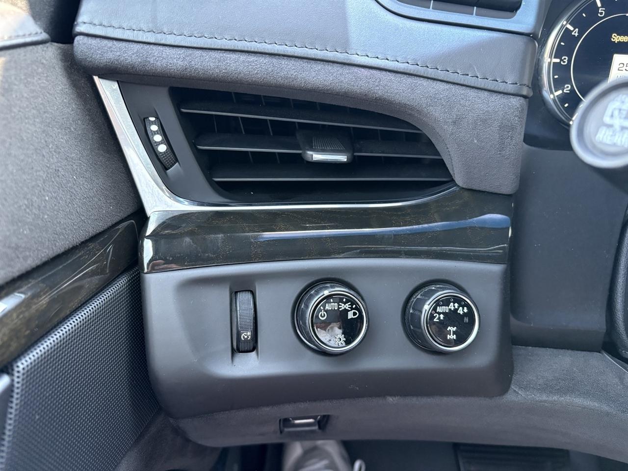 Cadillac Escalade Platinum 4WD 2017