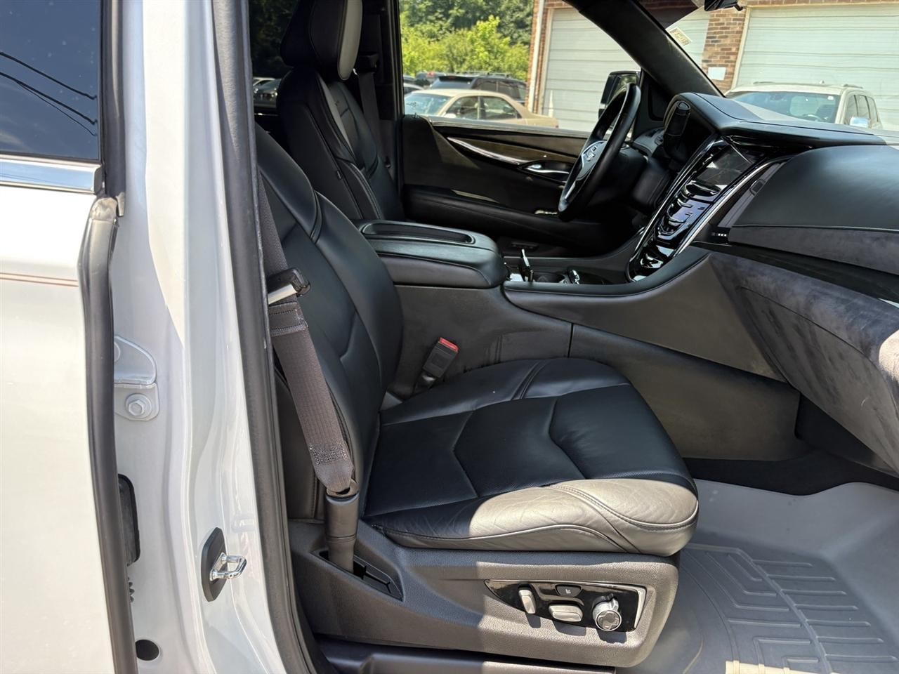 Cadillac Escalade Platinum 4WD 2017