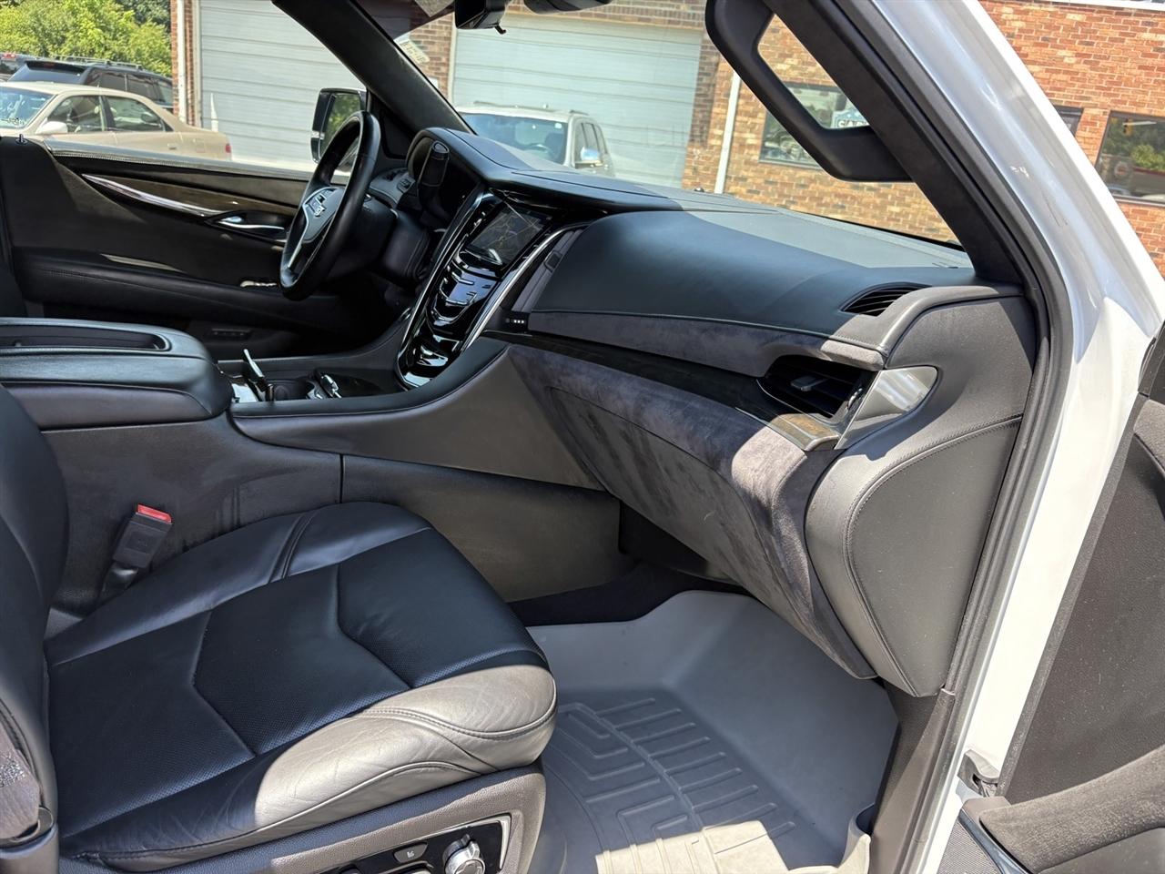Cadillac Escalade Platinum 4WD 2017