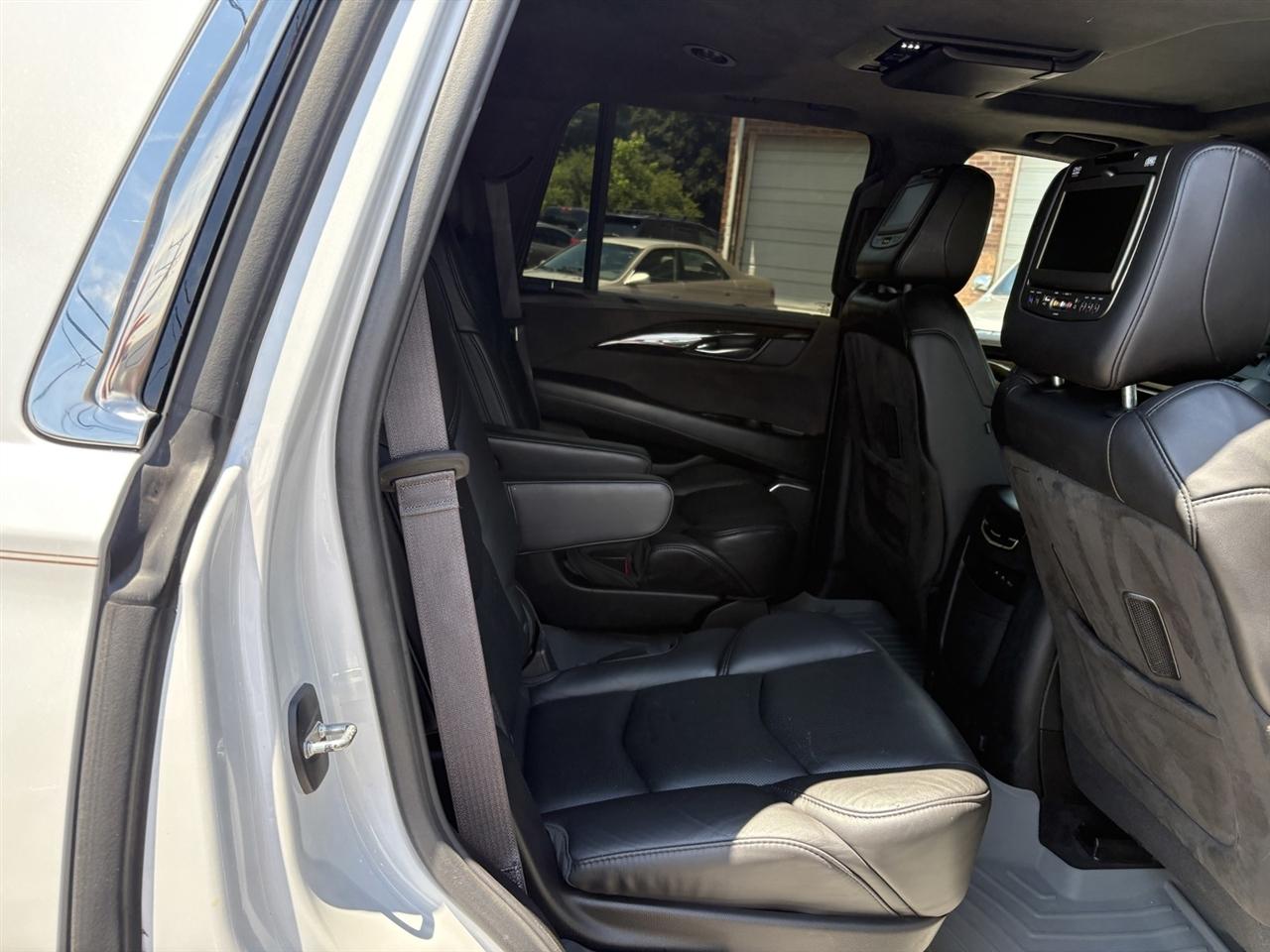 Cadillac Escalade Platinum 4WD 2017