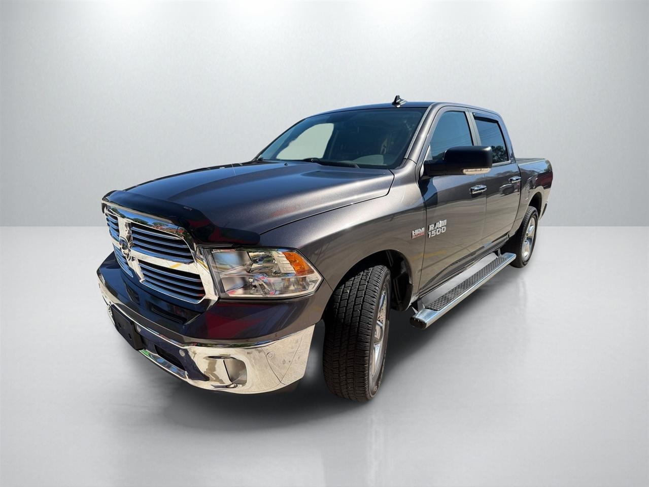 RAM 1500 SLT Crew Cab SWB 4WD 2017