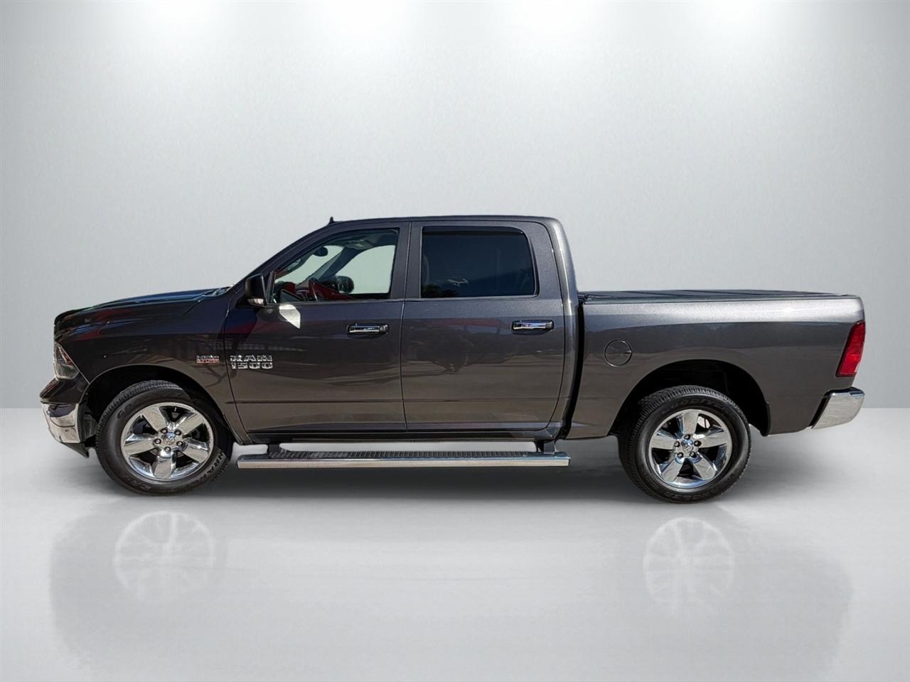 RAM 1500 SLT Crew Cab SWB 4WD 2017