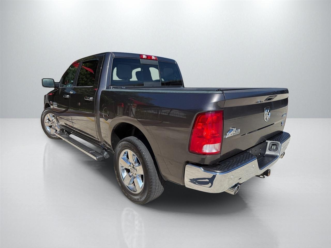 RAM 1500 SLT Crew Cab SWB 4WD 2017