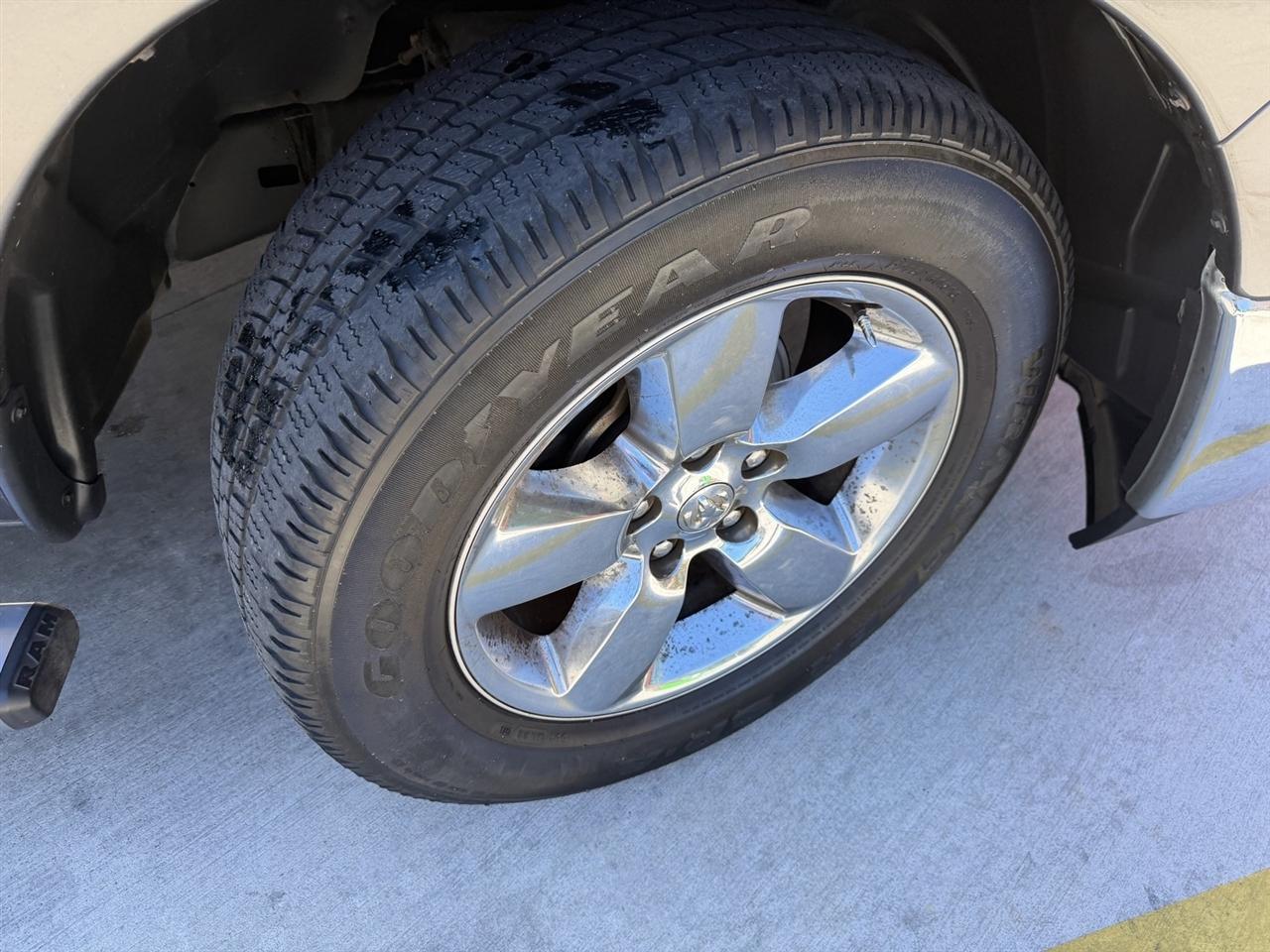 RAM 1500 SLT Crew Cab SWB 4WD 2017