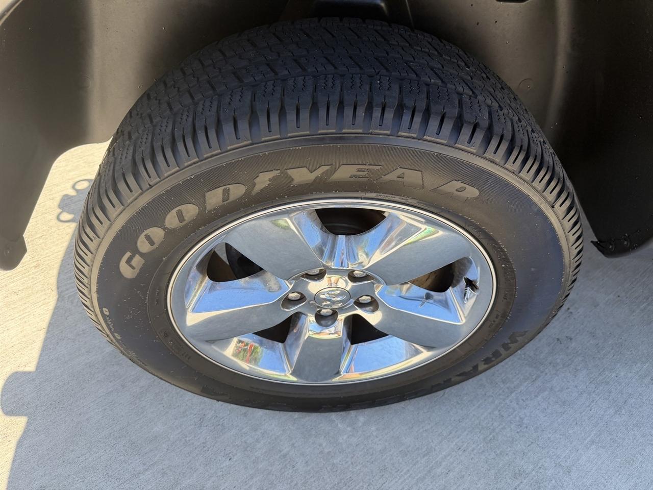 RAM 1500 SLT Crew Cab SWB 4WD 2017