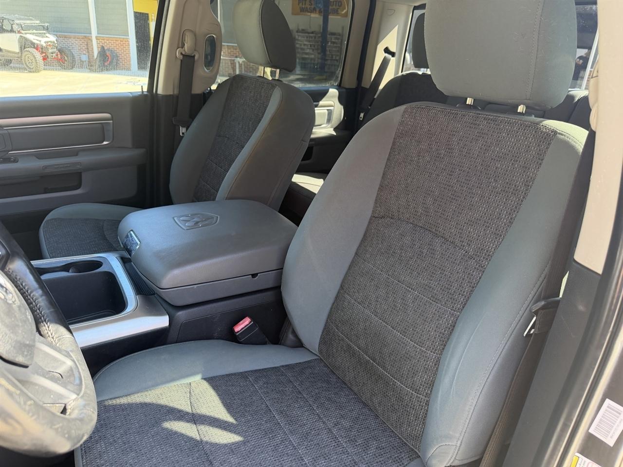 RAM 1500 SLT Crew Cab SWB 4WD 2017