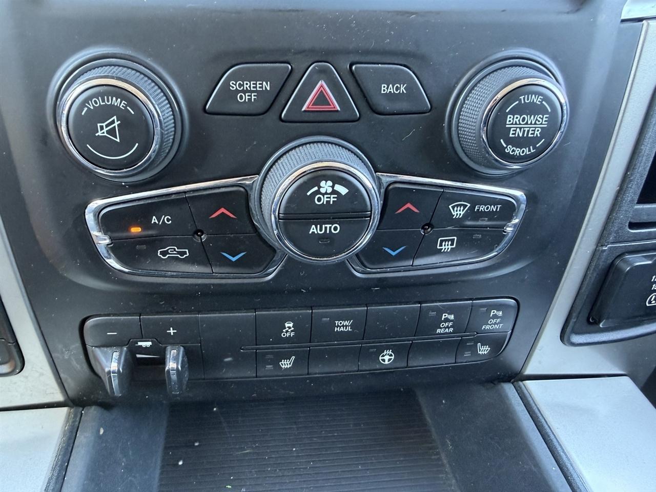 RAM 1500 SLT Crew Cab SWB 4WD 2017