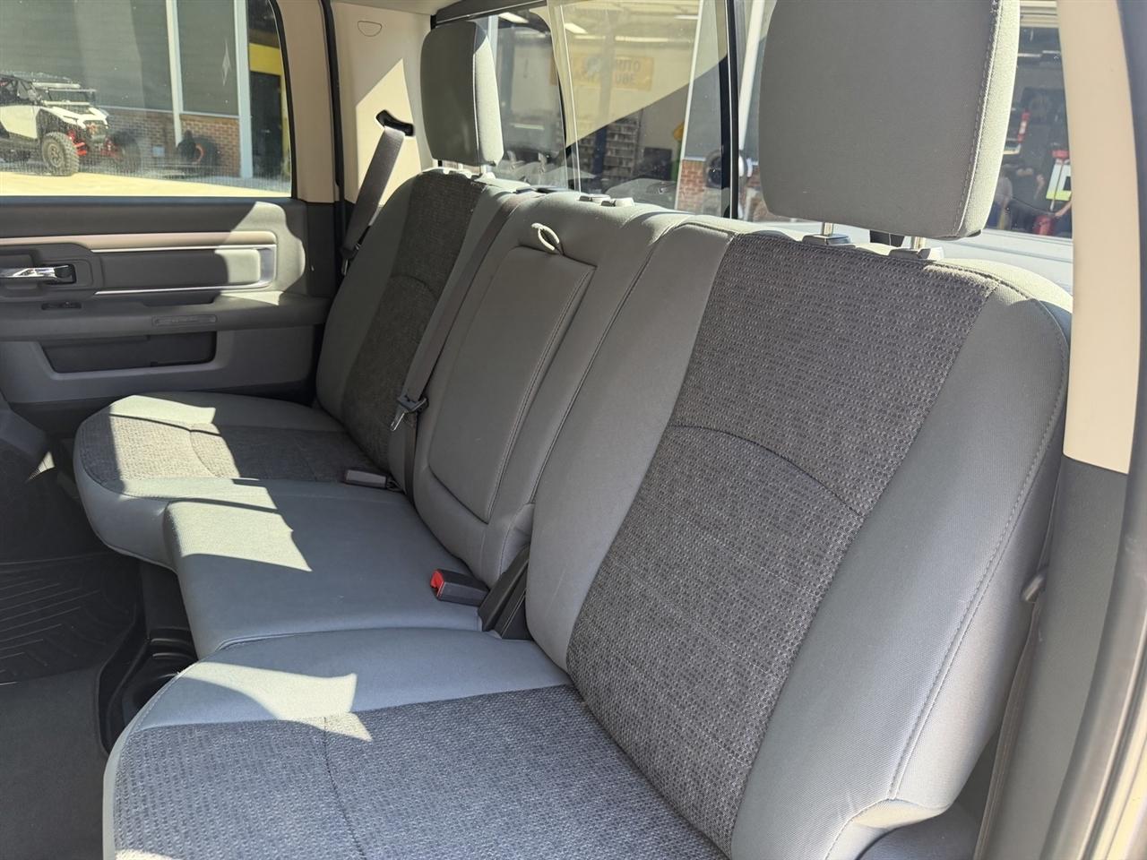 RAM 1500 SLT Crew Cab SWB 4WD 2017