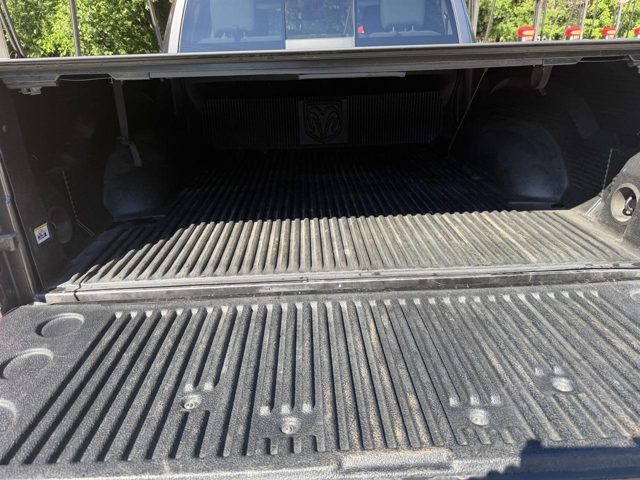 RAM 1500 SLT Crew Cab SWB 4WD 2017