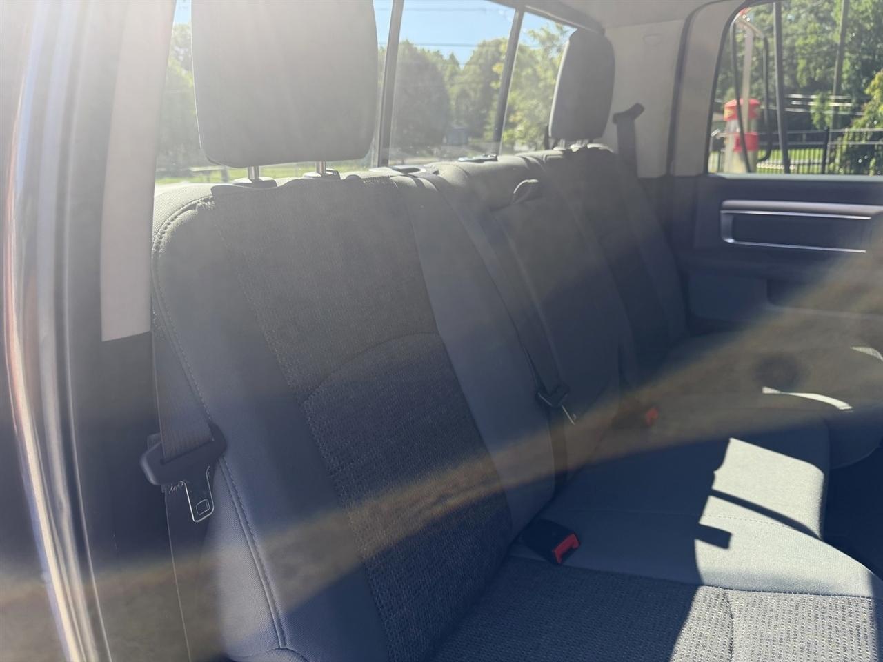 RAM 1500 SLT Crew Cab SWB 4WD 2017