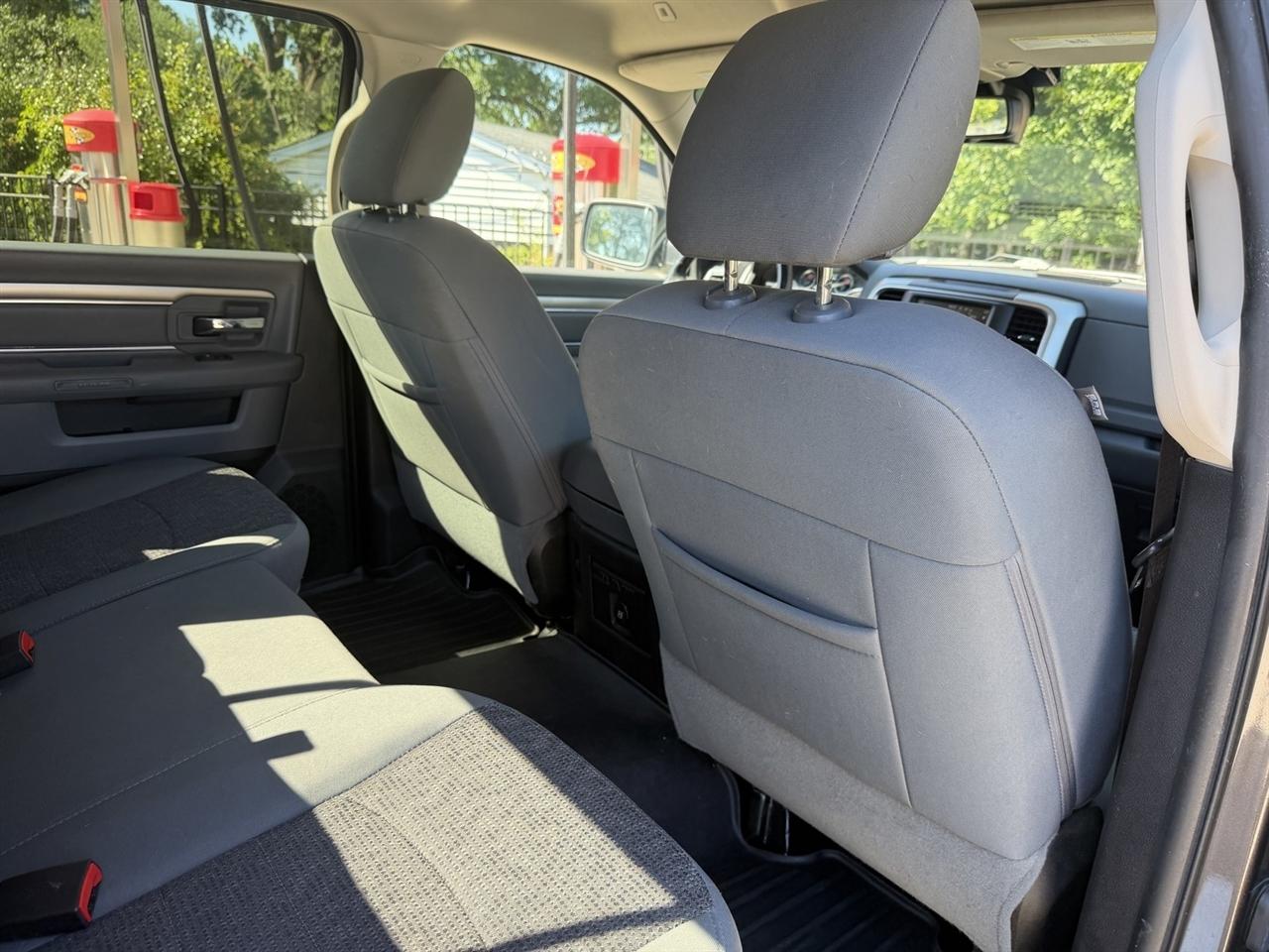 RAM 1500 SLT Crew Cab SWB 4WD 2017