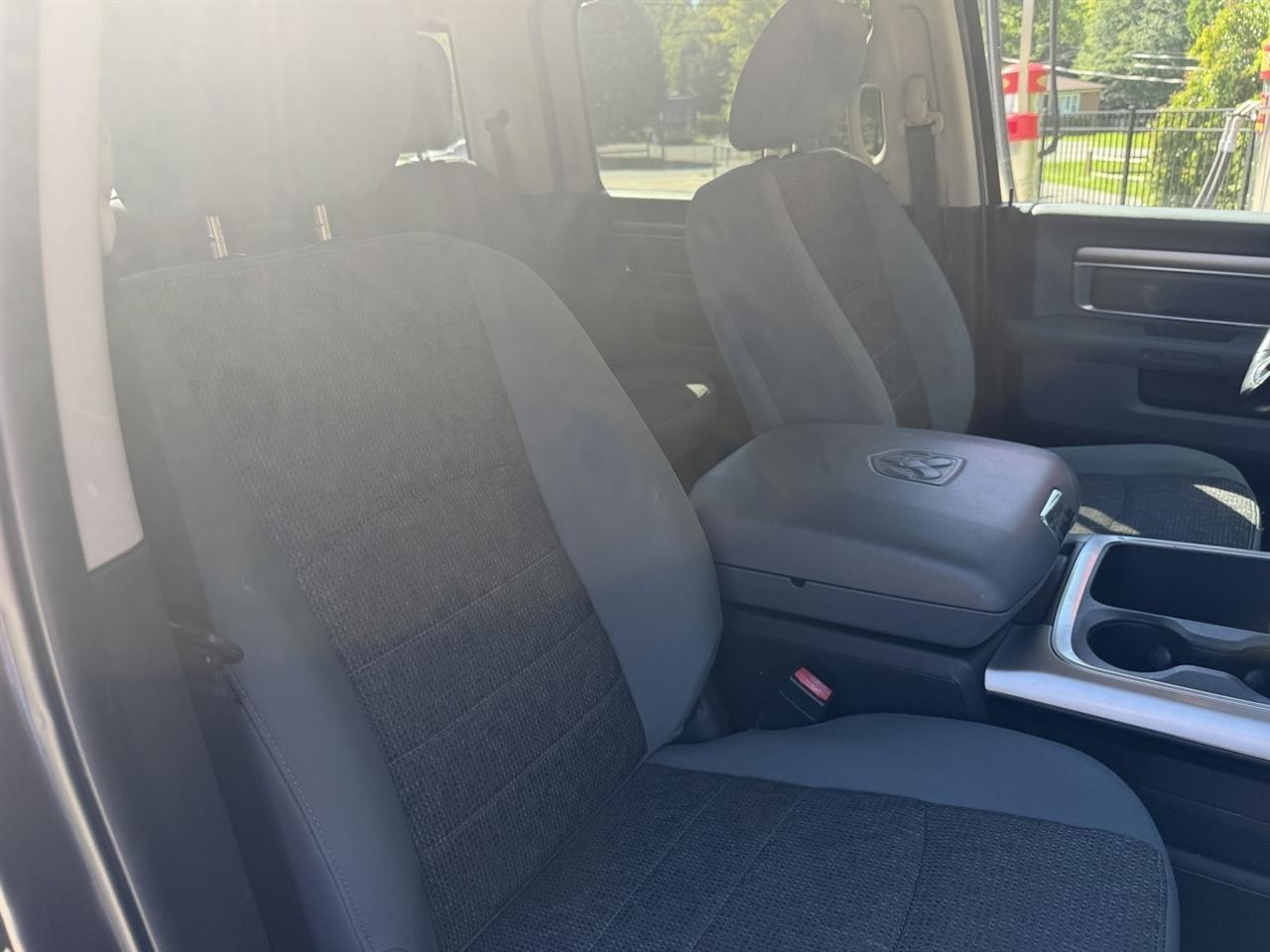 RAM 1500 SLT Crew Cab SWB 4WD 2017