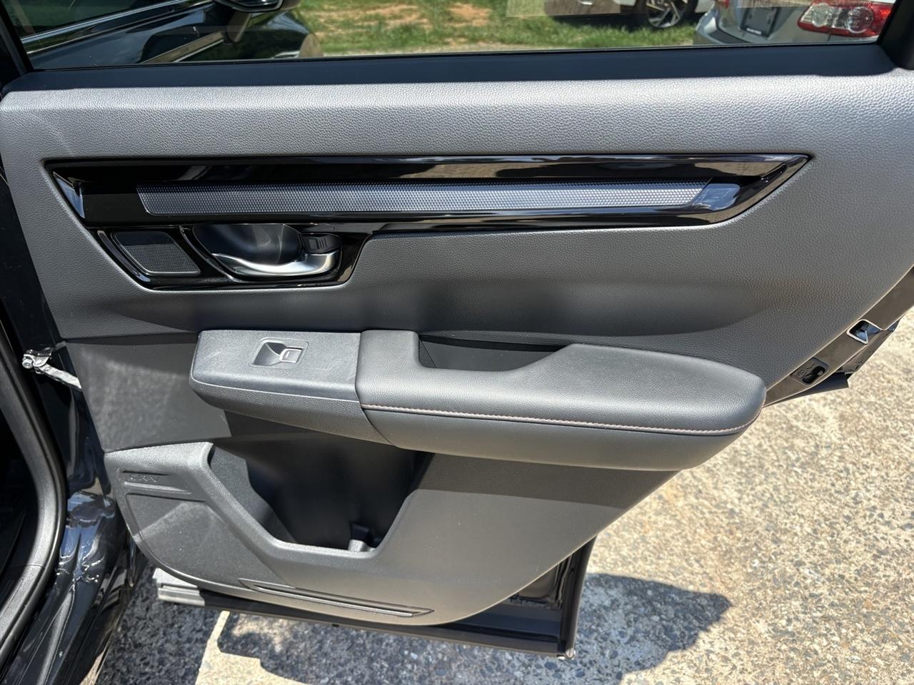 Honda CR-V Hybrid Touring 2025