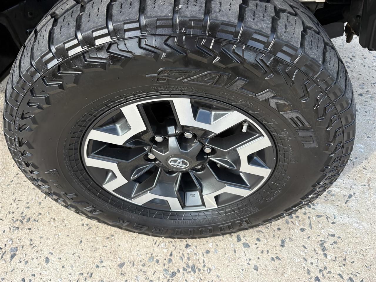 Toyota Tacoma SR5 Double Cab Long Bed V6 6AT 4WD 2020