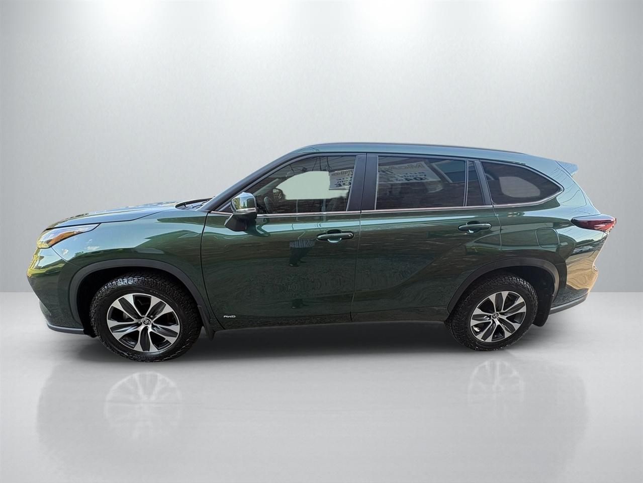 Toyota Highlander Hybrid XLE AWD 2024