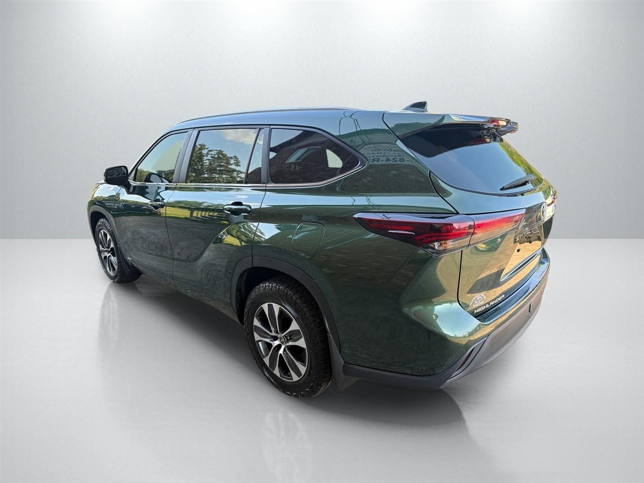 Toyota Highlander Hybrid XLE AWD 2024