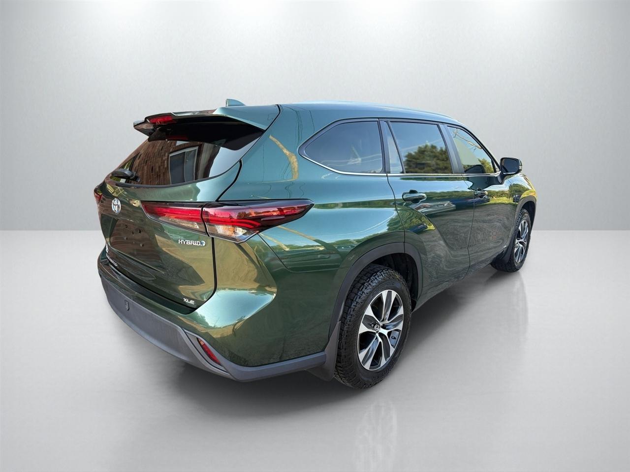 Toyota Highlander Hybrid XLE AWD 2024